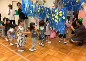 天の川をくぐっている画像
