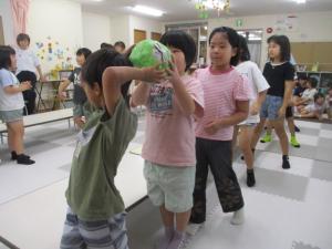 ボールを受け取っている画像