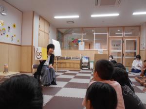 読み聞かせの画像