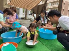 初めての感触にドキドキ