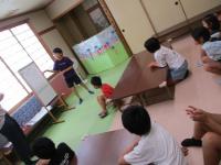 カレンダーを使った脳トレゲームをしている画像