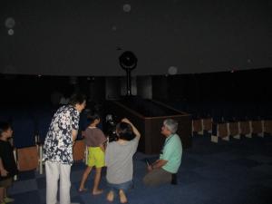 プラネタリウムでの天体観望会の画像