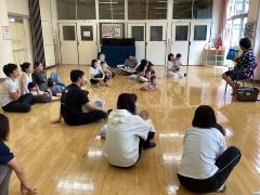 おつきさまの絵本の読み聞かせ