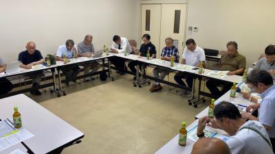 北地区と意見交換を行っている様子