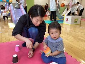 風船太鼓を楽しんでいる様子