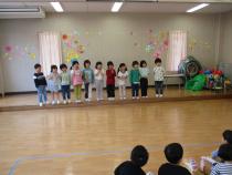 ぞう組から歌のプレゼントです。