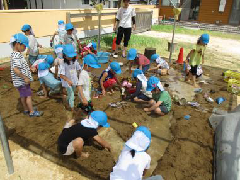 どろんこ遊びの画像