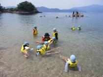 海で浮かんでいます