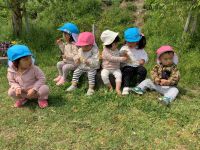 お花を渡している