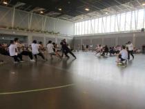 保護者対抗綱引きをしています