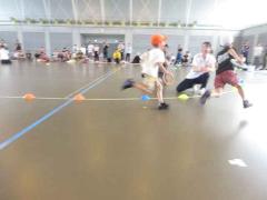 めろん組がリレーで一生懸命走っています