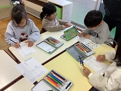 ばなな組が郵便ごっこを楽しんでいます