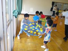 織姫と彦星を運ぶゲームをしています