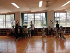 マルバツクイズをしています