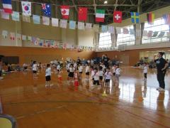 体操を元気いっぱい踊りました。