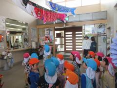 公民館のこいのぼりや兜も見せてもらいました