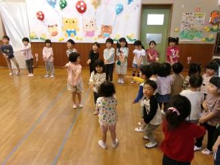 みんなで楽しくダンス