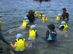 プカプカ浮かんでいる