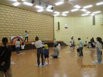 新聞紙じゃんけんをしたよ。