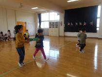 異年齢ペアになってゲームをしたよ。