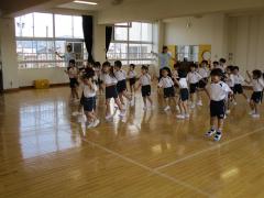 お気に入りの曲に合わせて体操