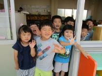 蝶さんを見送っている