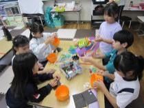 おやつ入れを作っています