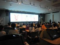 あっとシアターでクイズに挑戦しています