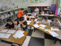 お小遣い帳の付け方を聞いています