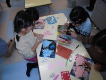 クリスマスツリーを作っています