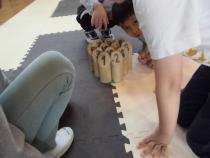 ピンを並べています