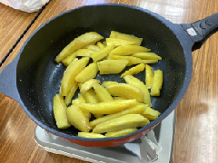 さつま芋の調理の様子