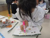 牛乳パックに飾り付け