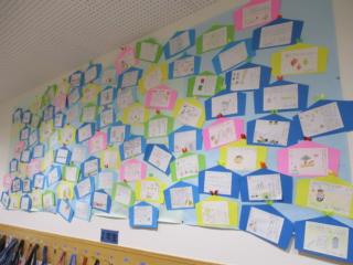 玄関に飾られた絵馬