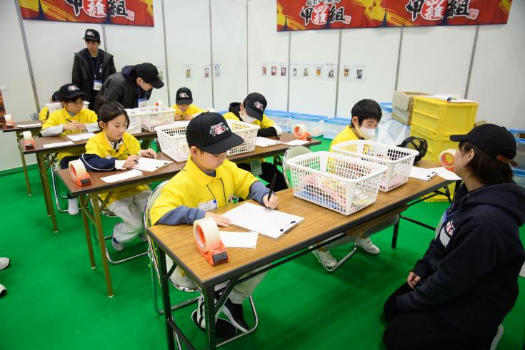 通信販売業務スタッフ体験の様子