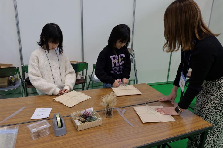 ベビー＆キッズ服 販売員体験の様子